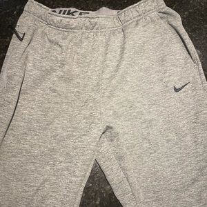Nike men’s therma-fit joggers
